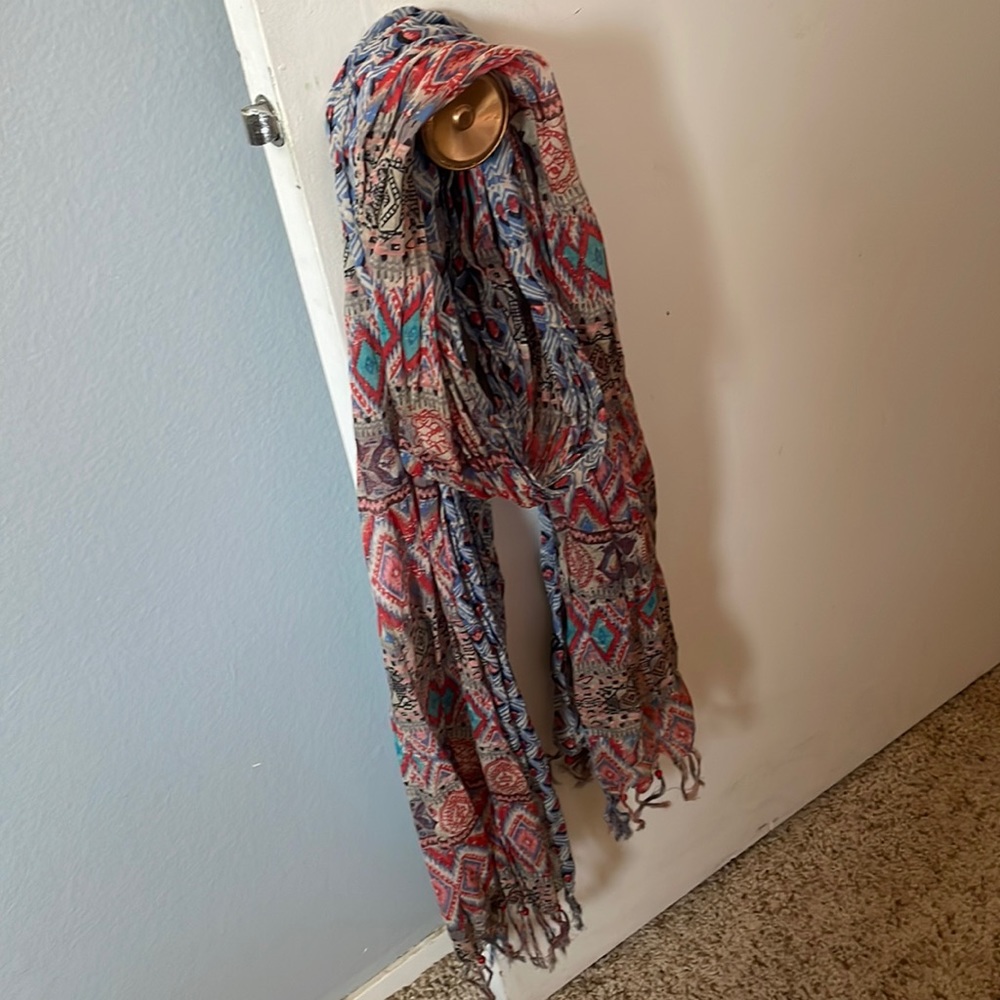 Maurices scarf